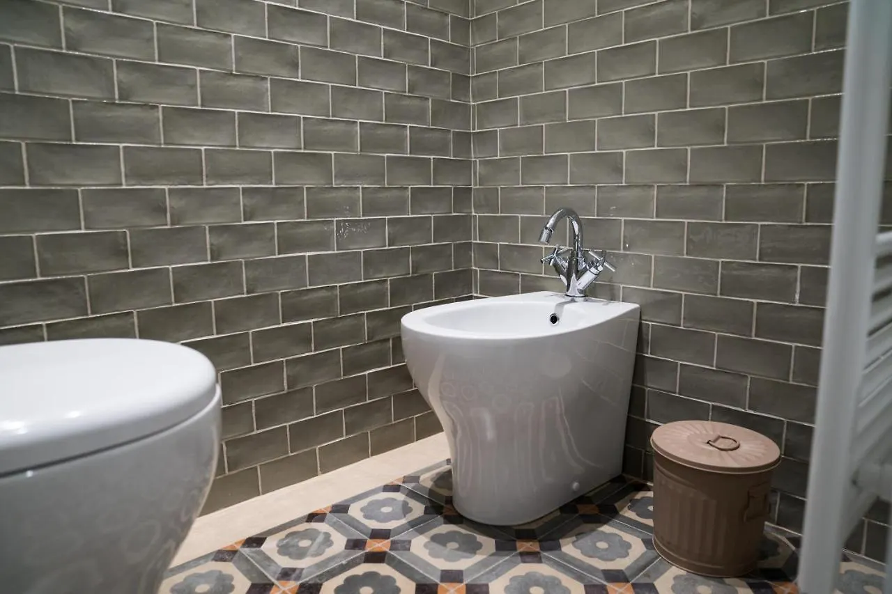 Santa Chiara 11 - Rooms -Verona 0*, Verona Italy